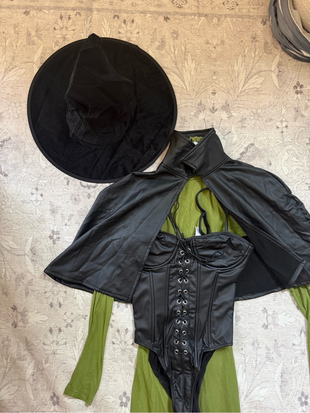 Green Witch Costume Set (Elphaba)